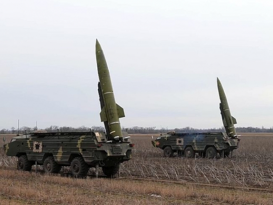 Две версии военной стратегии РФ на Украине