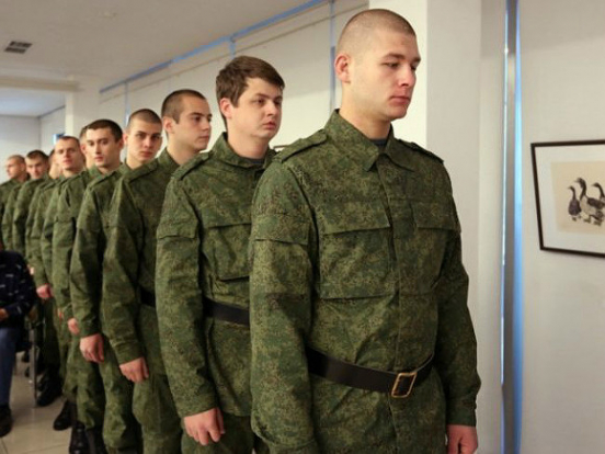 Совфед обсудит введение двухлетней срочной службы с Минобороны и другими силовиками