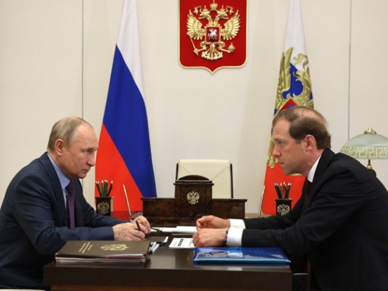 Путин предложил Мантурову «не валять дурака» из-за заказов на самолеты