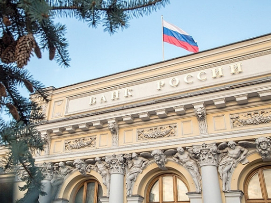 Центробанк продлит ограничения на снятие наличной валюты