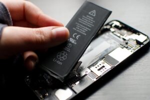 Когда нужно менять аккумулятор на iPhone?