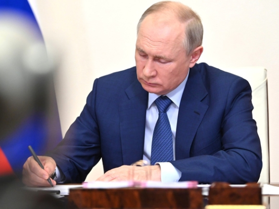 Путин подписал закон об электронных повестках и создании реестра военнообязанных