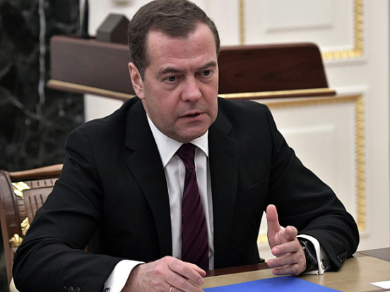 Медведев назвал число контрактников, принятых на службу в ВС РФ с начала года