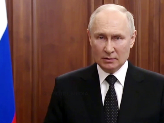 Путин на открытом уроке для школьников назвал Россию непобедимой