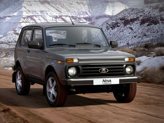 Минпромторг опубликовал список автомобилей для чиновников: в него попали «Лады» и «Москвичи»