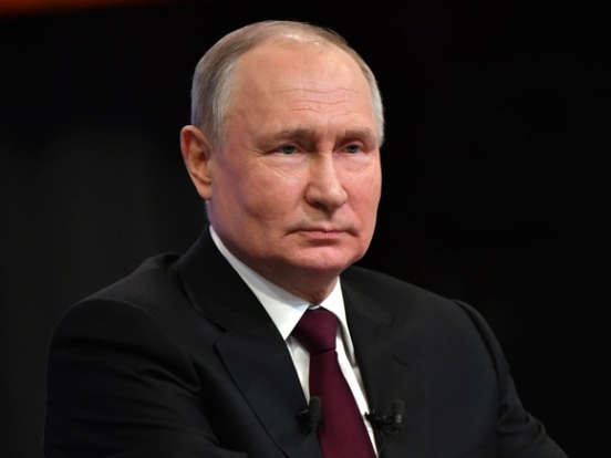 «Нужен рост населения»: Путин призвал россиян рожать детей пораньше